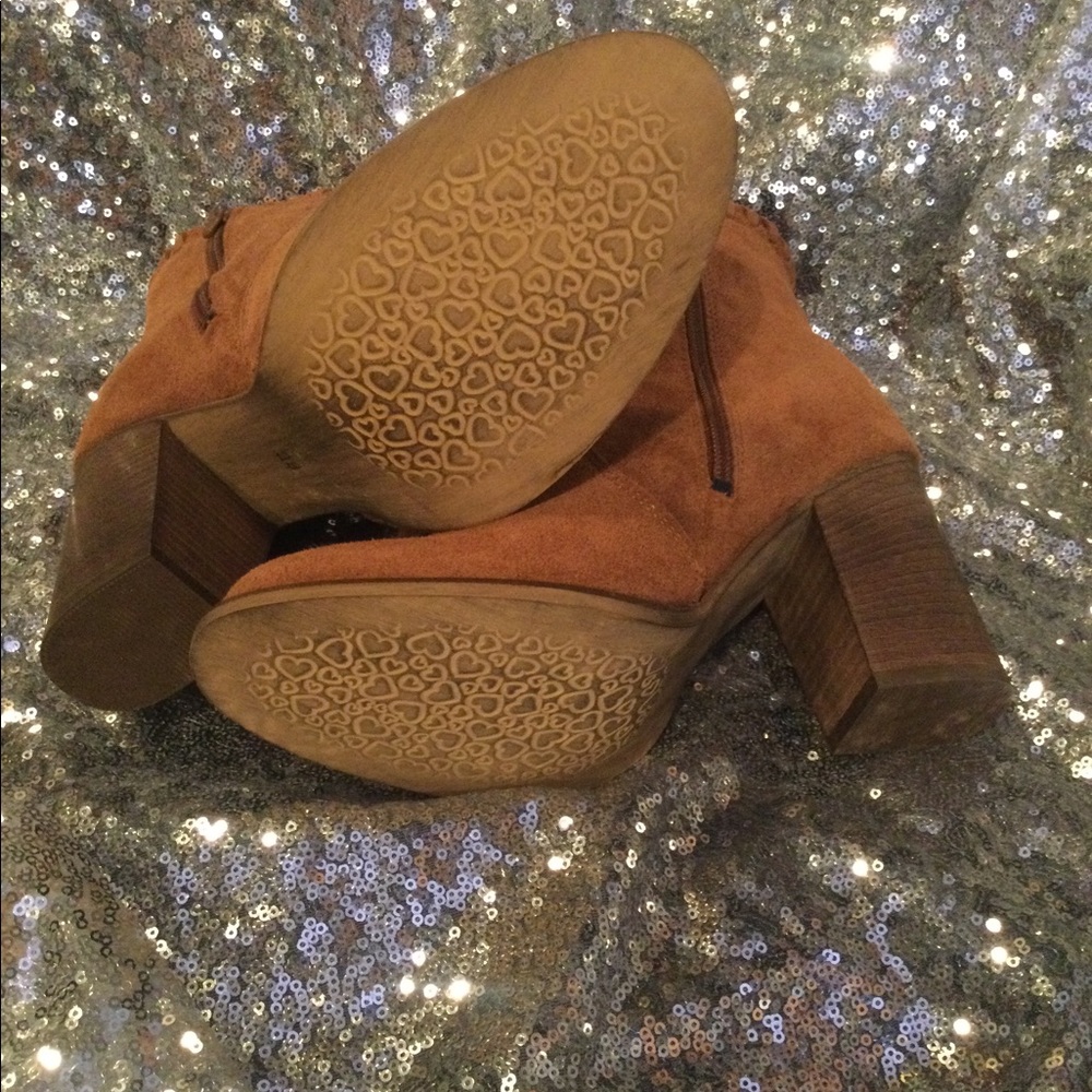 Chelsea Crew 🌼 Suede Fringe Booties Size 7 - Picture 10 of 12